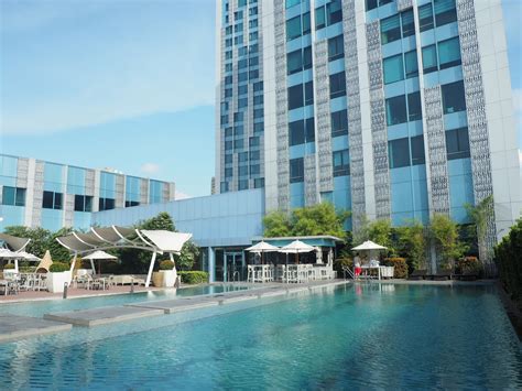 crimson hotel alabang.